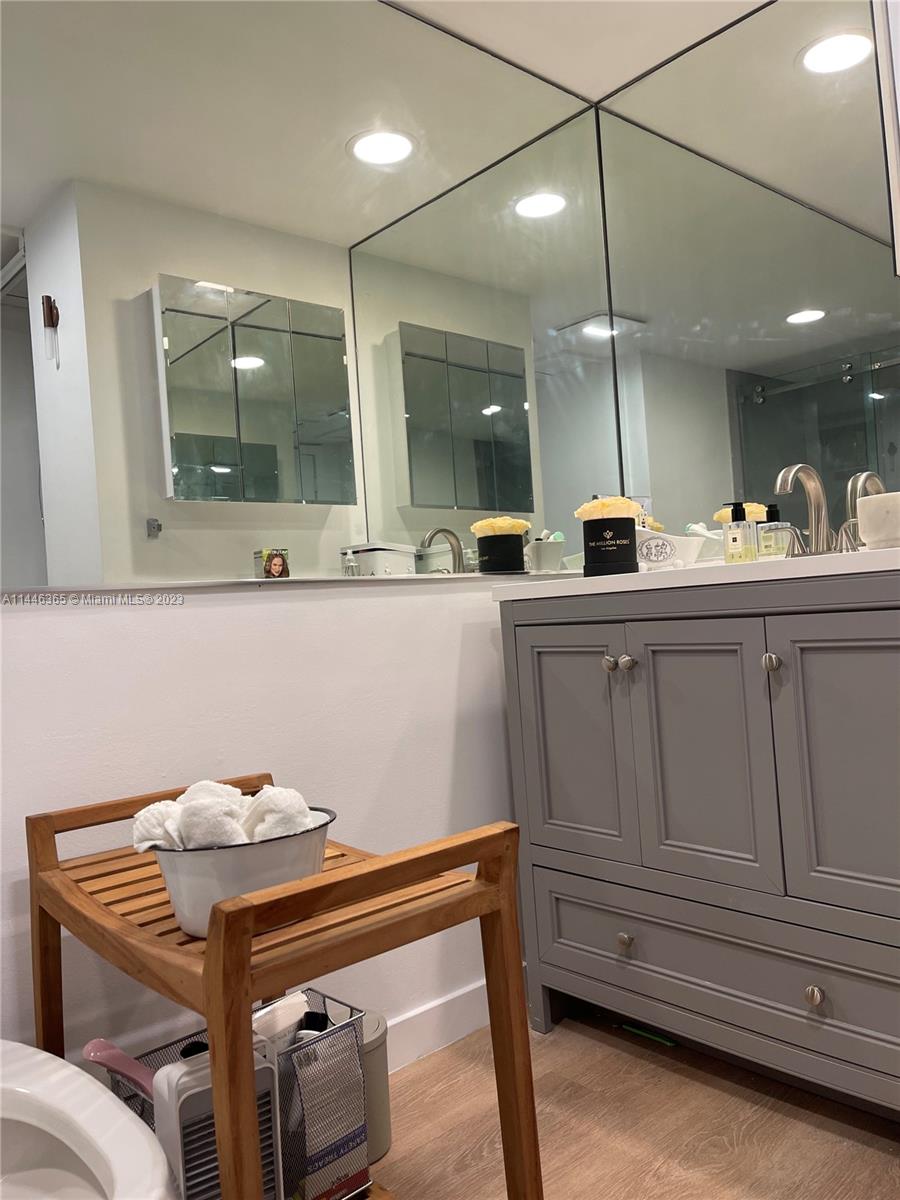 5600 Collins Ave Unit: 5N