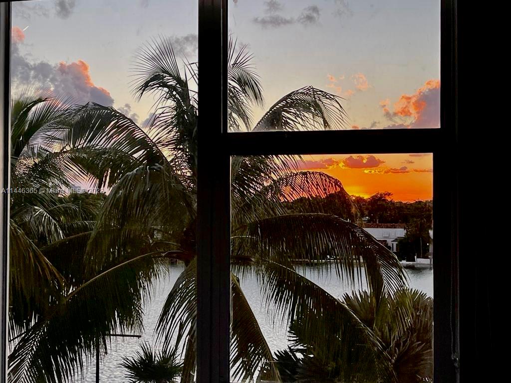 5600 Collins Ave Unit: 5N