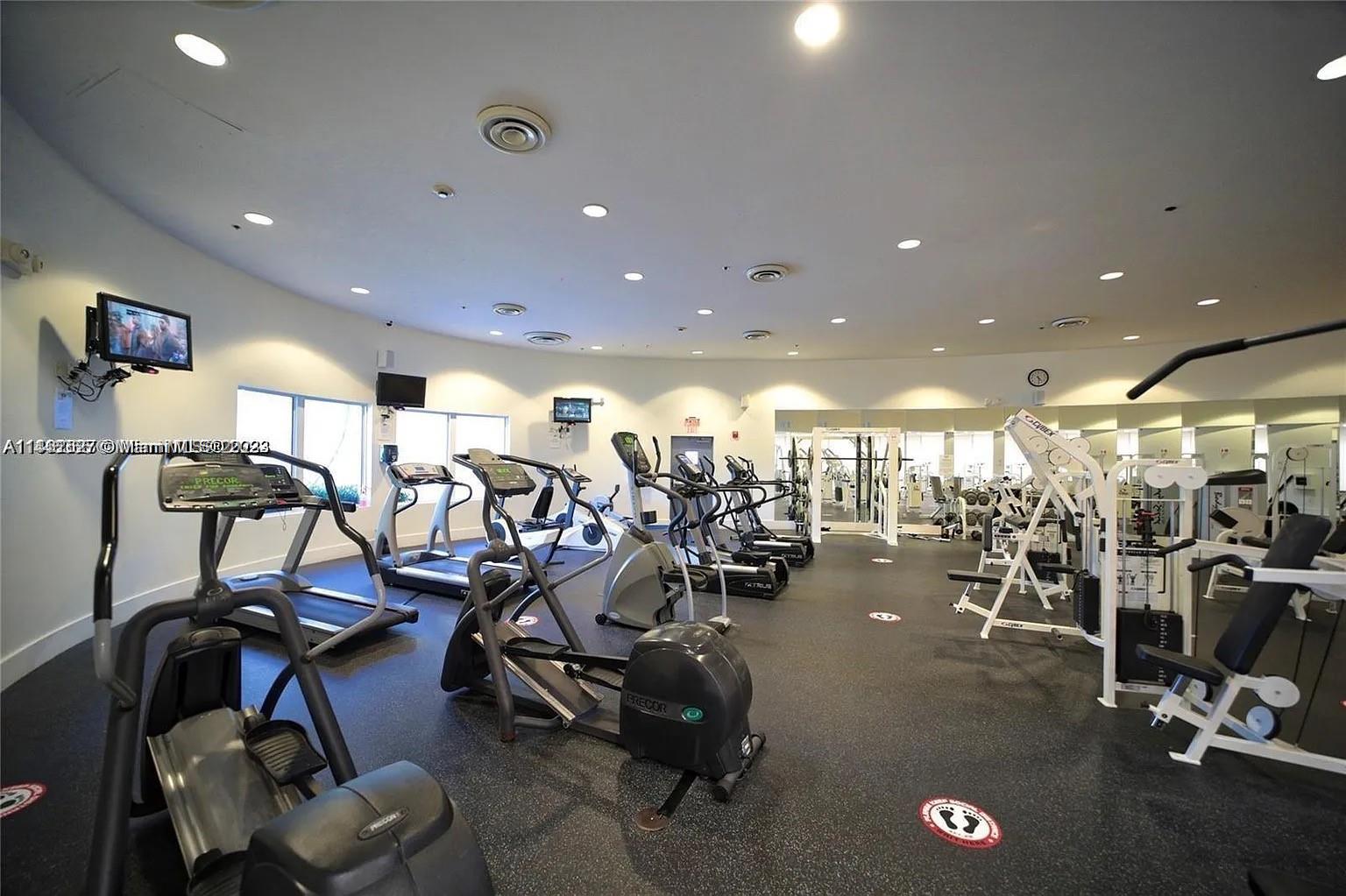 5600 Collins Ave Unit: 5N