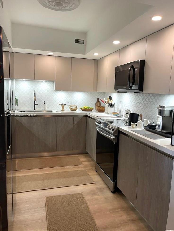 5600 Collins Ave Unit: 5N