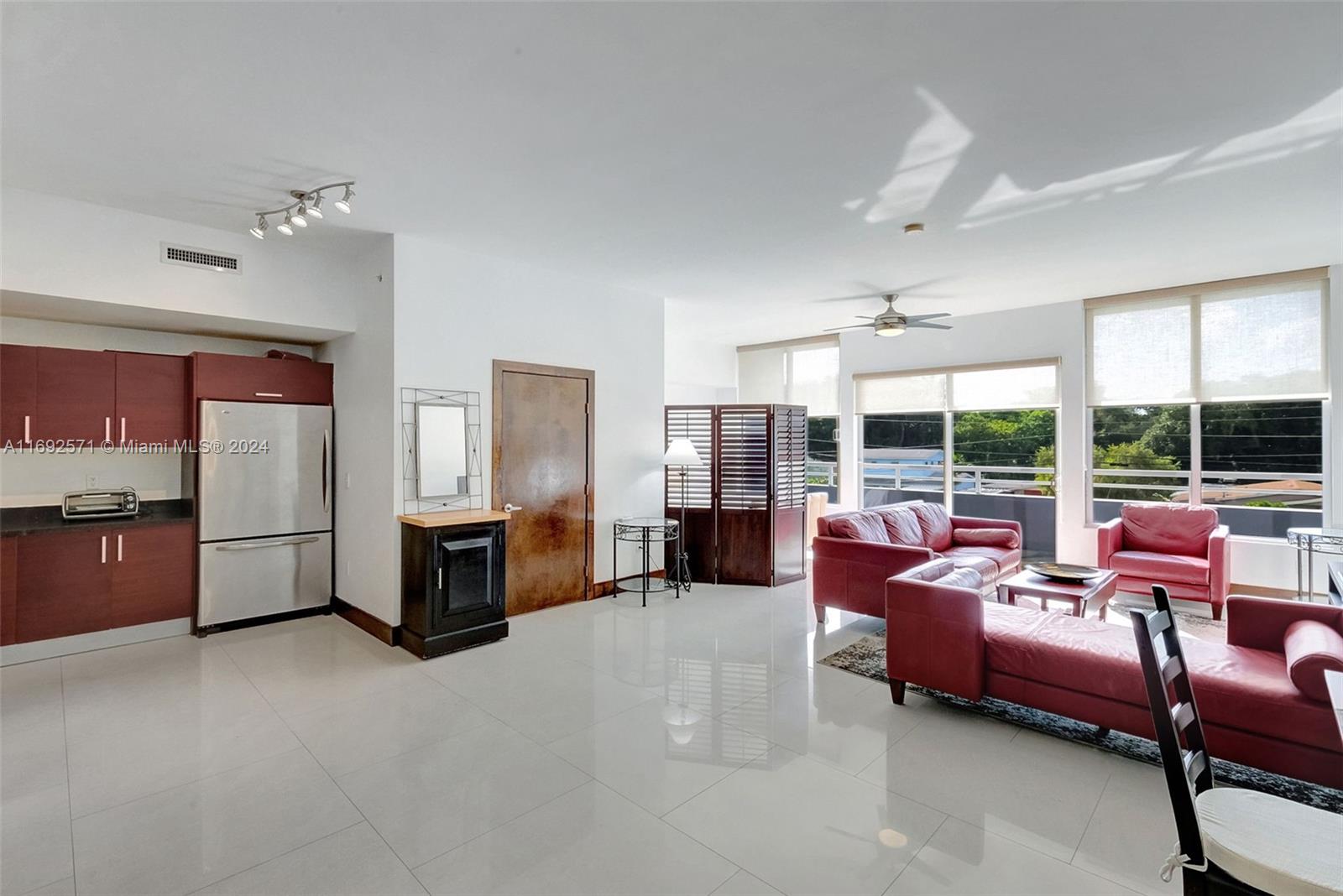 3250 Grand Ave # 308