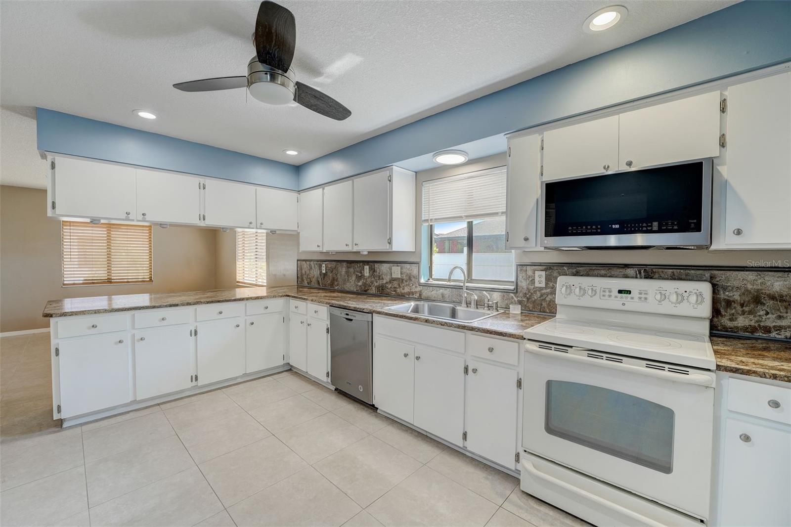 2005 EL RANCHO DR