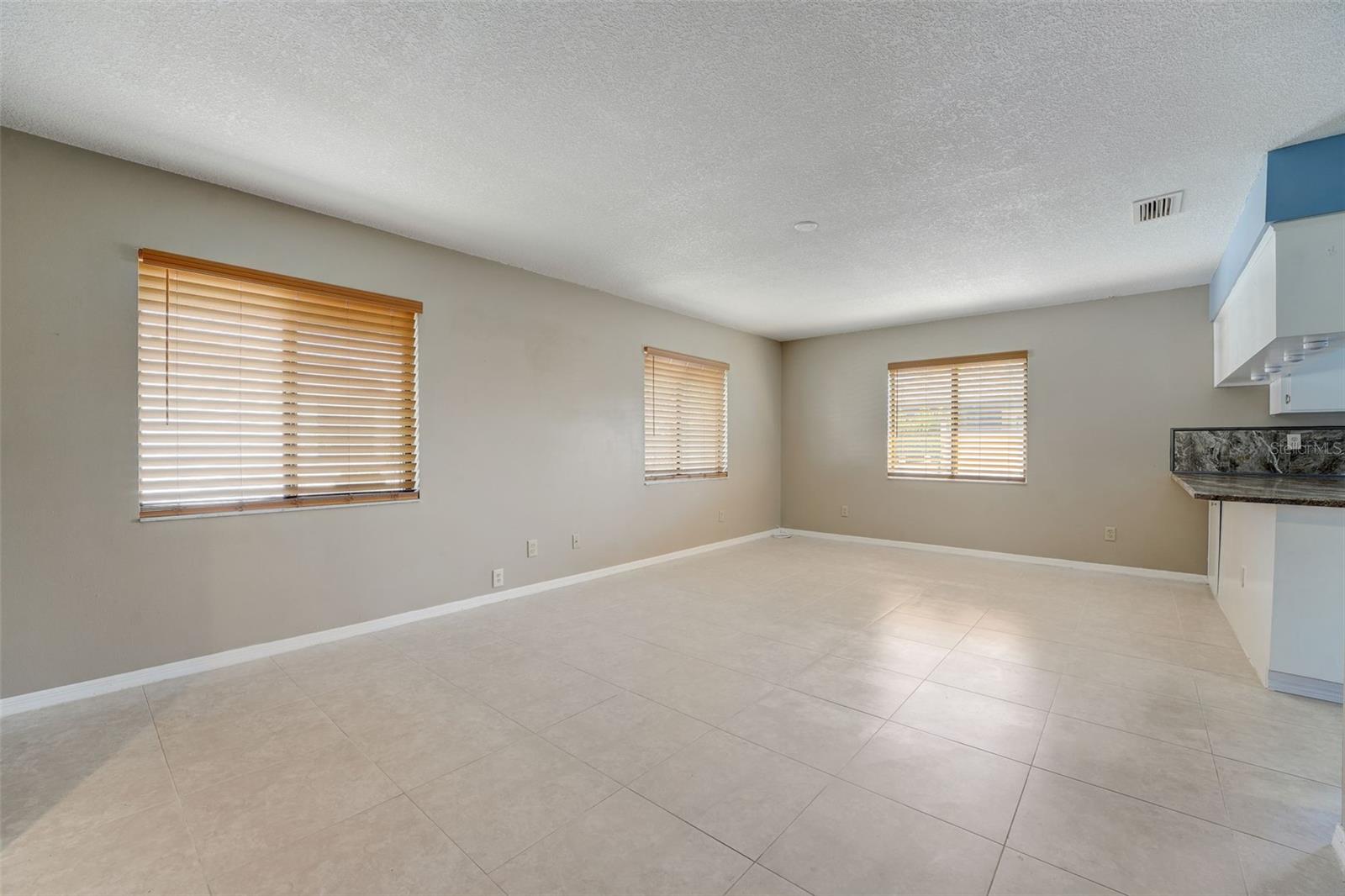 2005 EL RANCHO DR