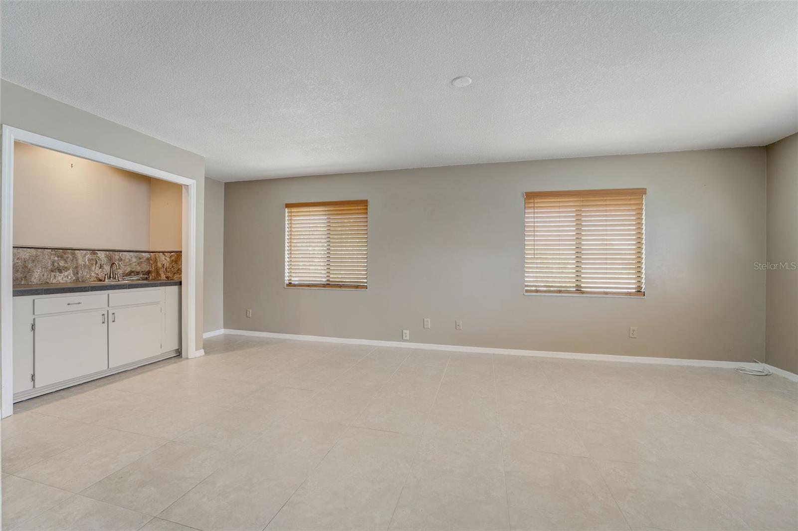 2005 EL RANCHO DR