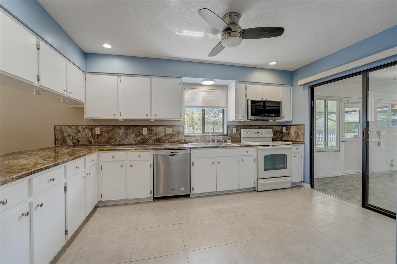 2005 EL RANCHO DR