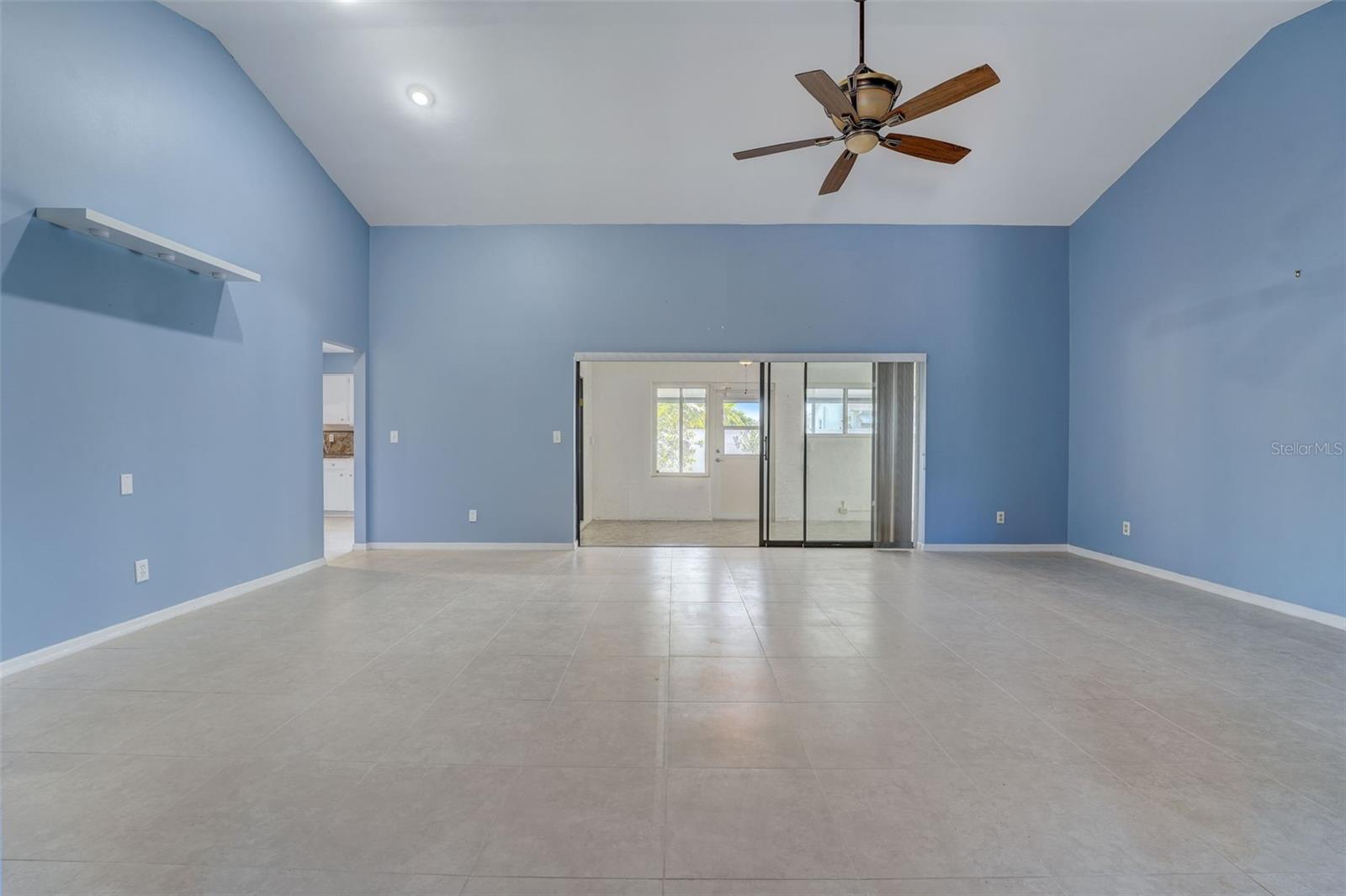 2005 EL RANCHO DR