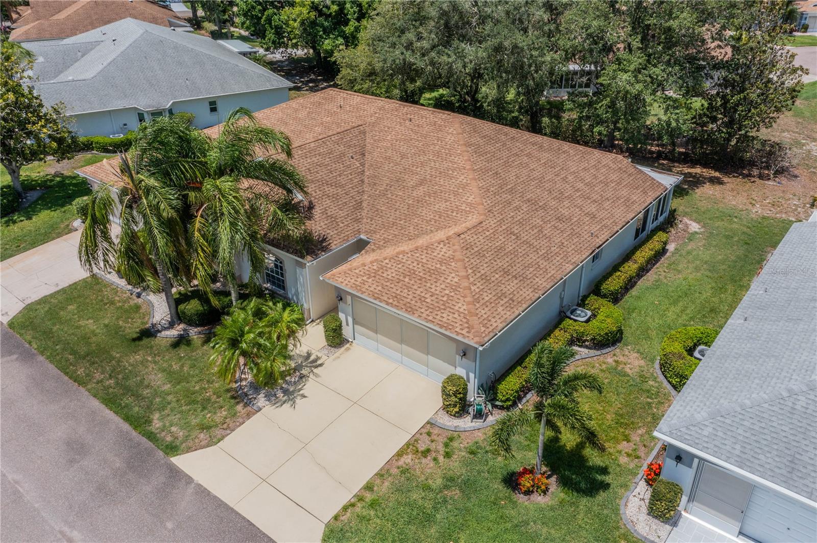 912 OXFORD PARK DR