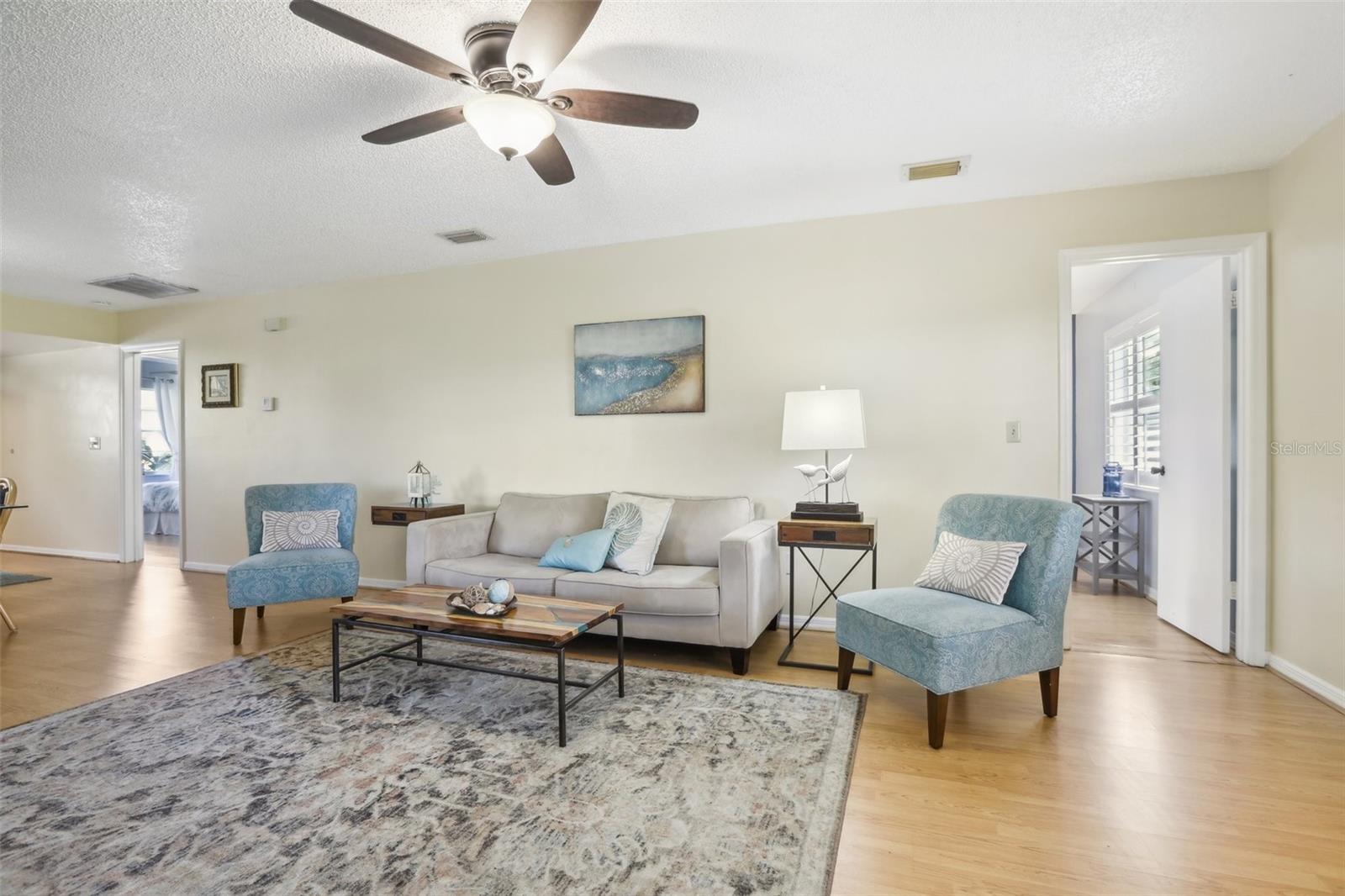2001 HADRIAN CT