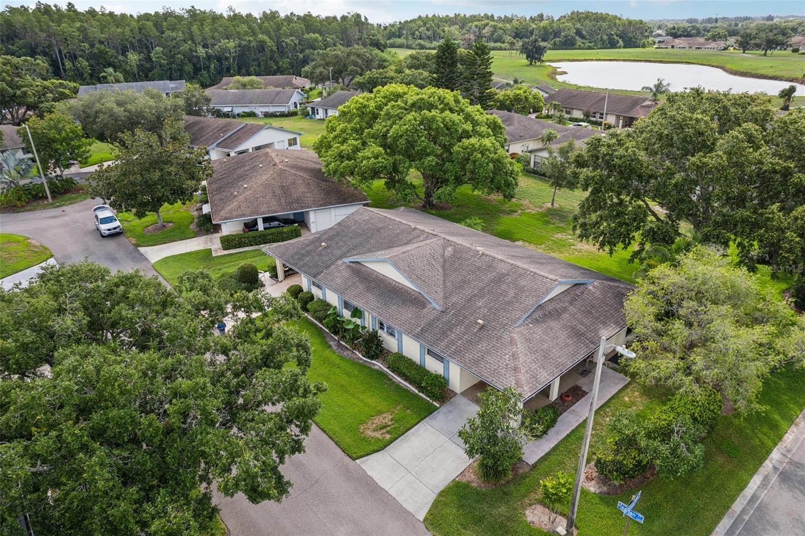 2001 HADRIAN CT