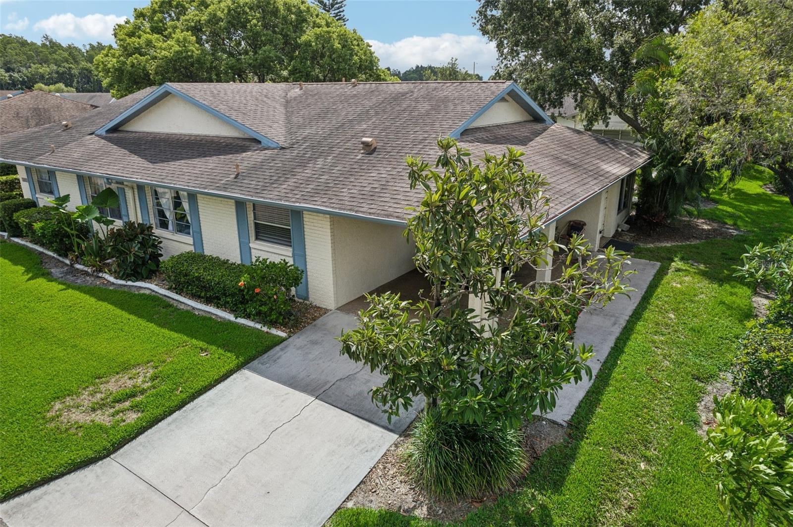 2001 HADRIAN CT