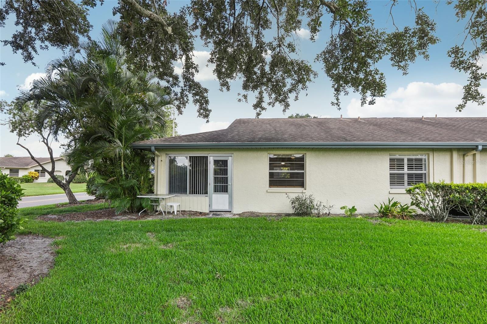 2001 HADRIAN CT