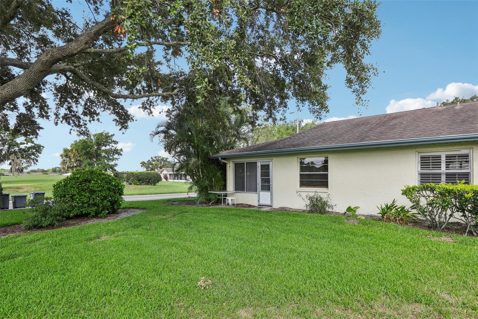 2001 HADRIAN CT