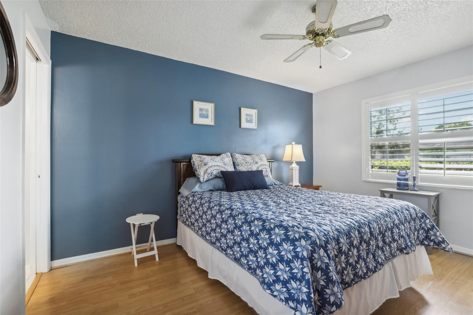 2001 HADRIAN CT