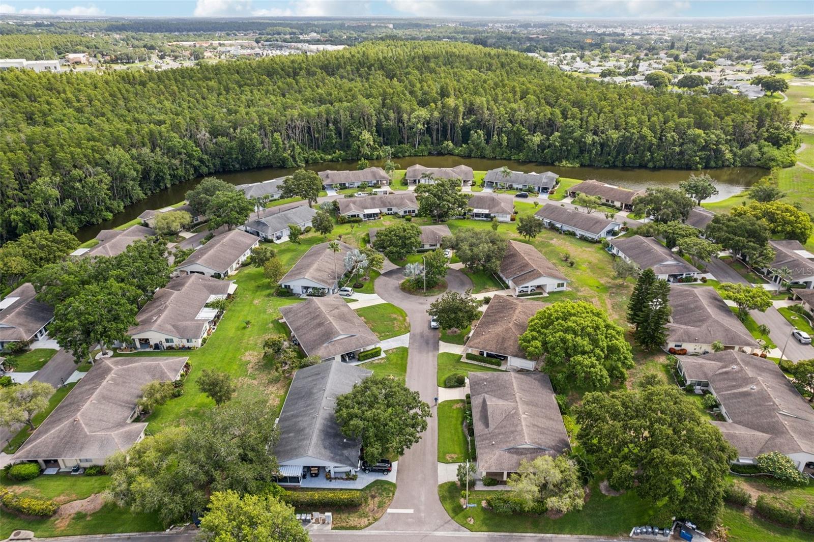 2001 HADRIAN CT