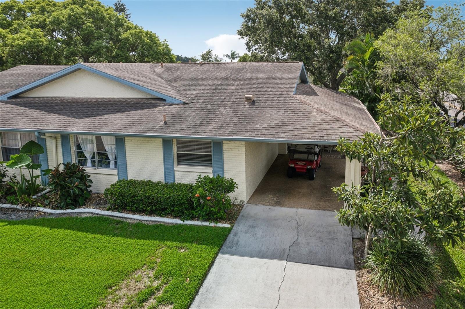 2001 HADRIAN CT