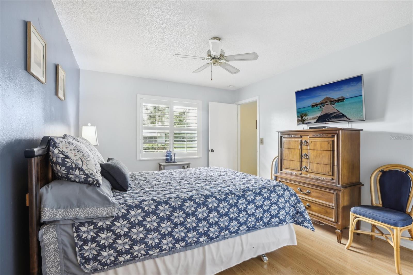 2001 HADRIAN CT