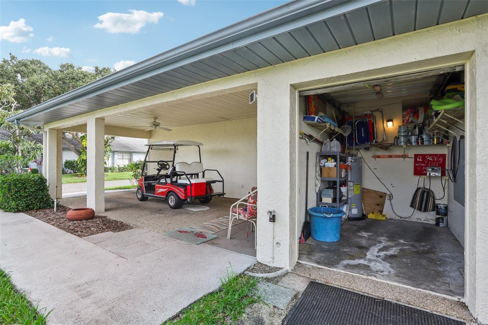 2001 HADRIAN CT