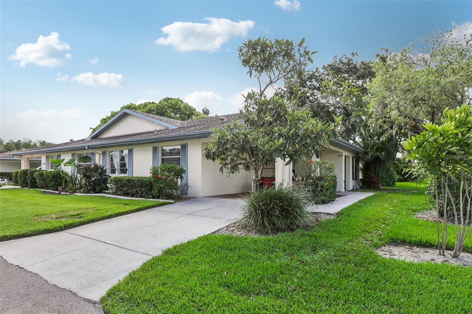 2001 HADRIAN CT