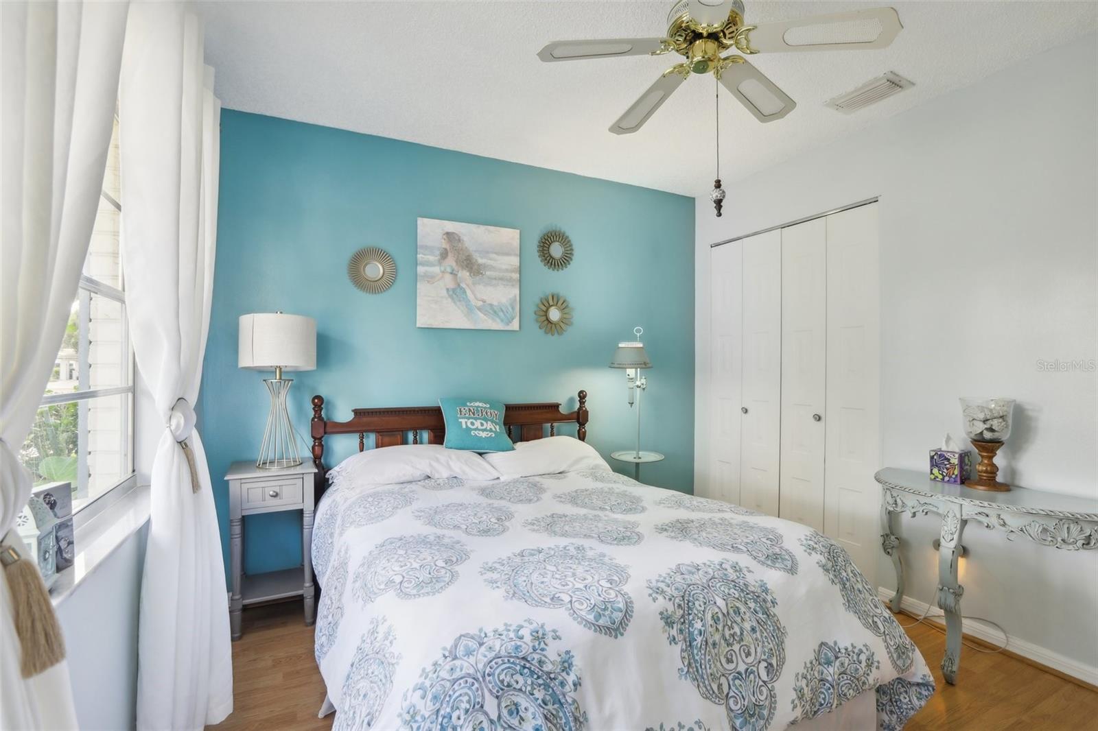 2001 HADRIAN CT