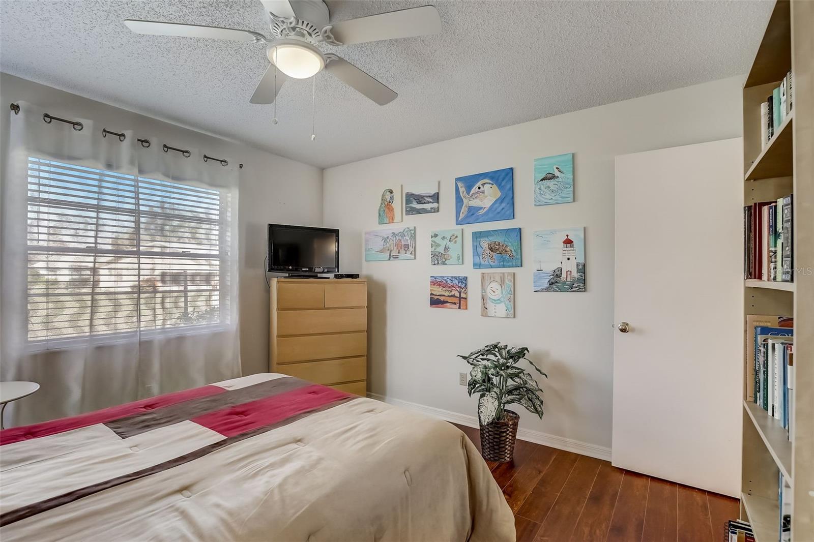 2344 GLENMORE CIR