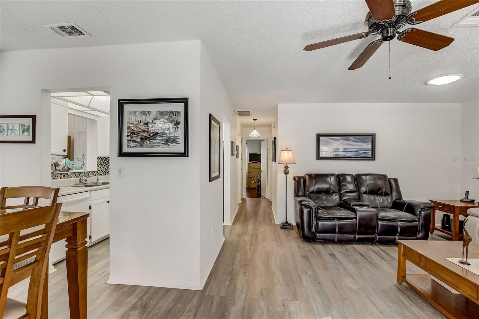 2344 GLENMORE CIR