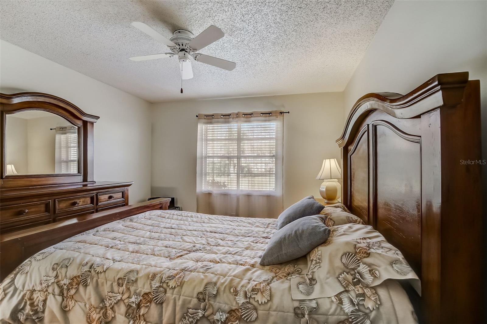 2344 GLENMORE CIR