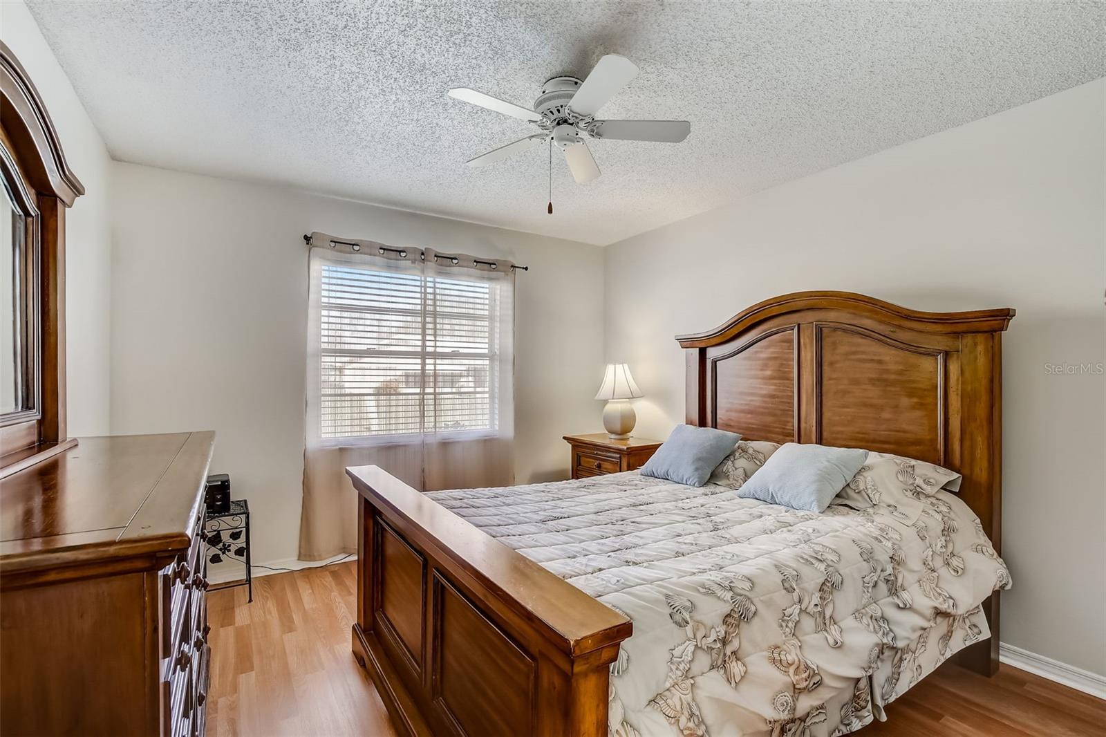 2344 GLENMORE CIR