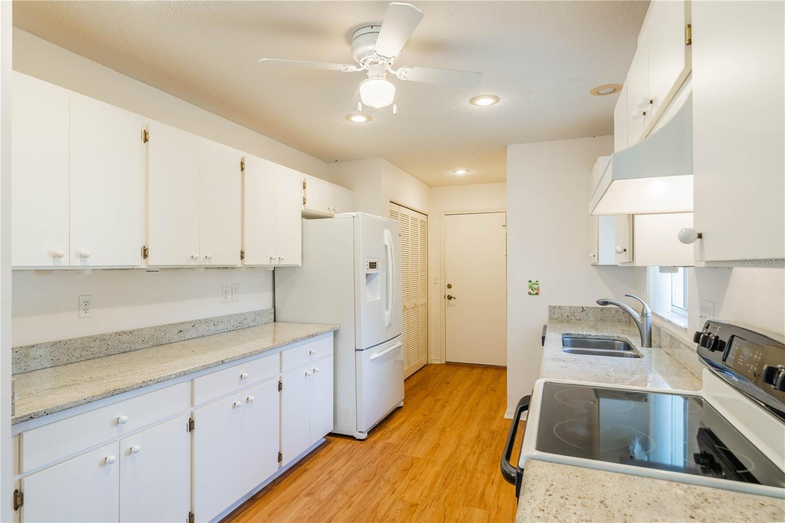 2301 OXFORD CENTER PL