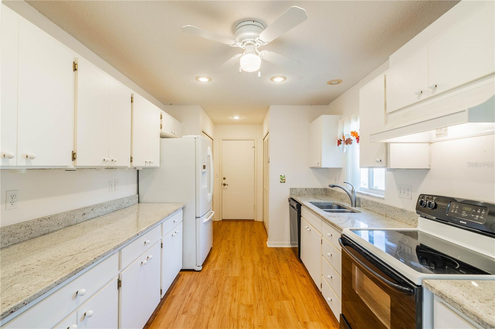 2301 OXFORD CENTER PL