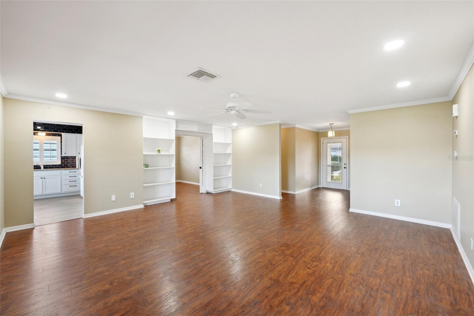 1312 LELAND DR #61