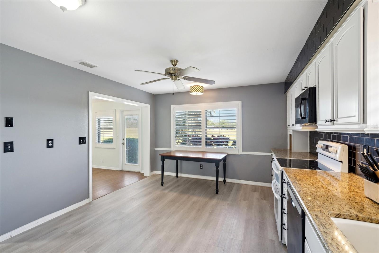 1312 LELAND DR #61