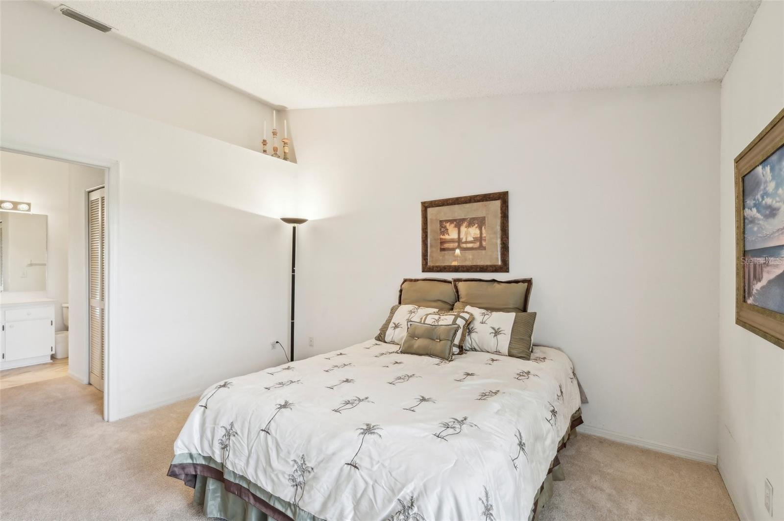 2315 NEW ORCHARD CT