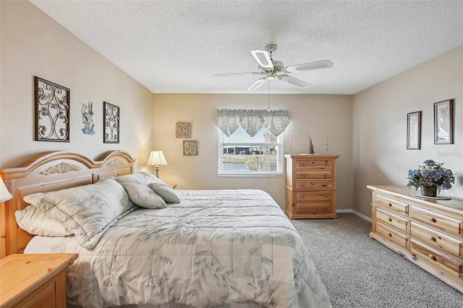 1212 WILD FEATHER LN