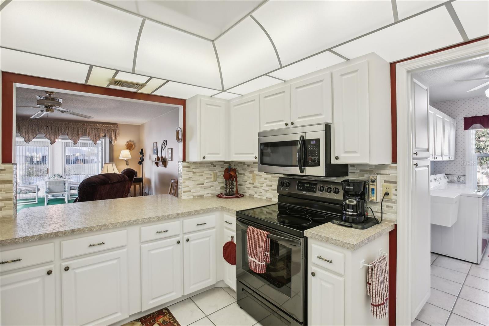 1212 WILD FEATHER LN