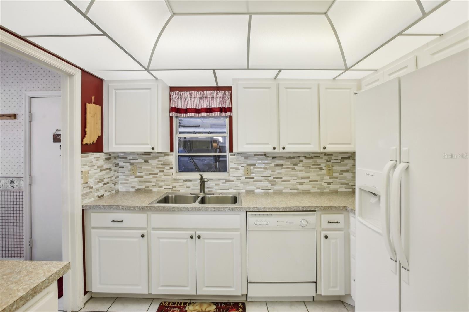 1212 WILD FEATHER LN