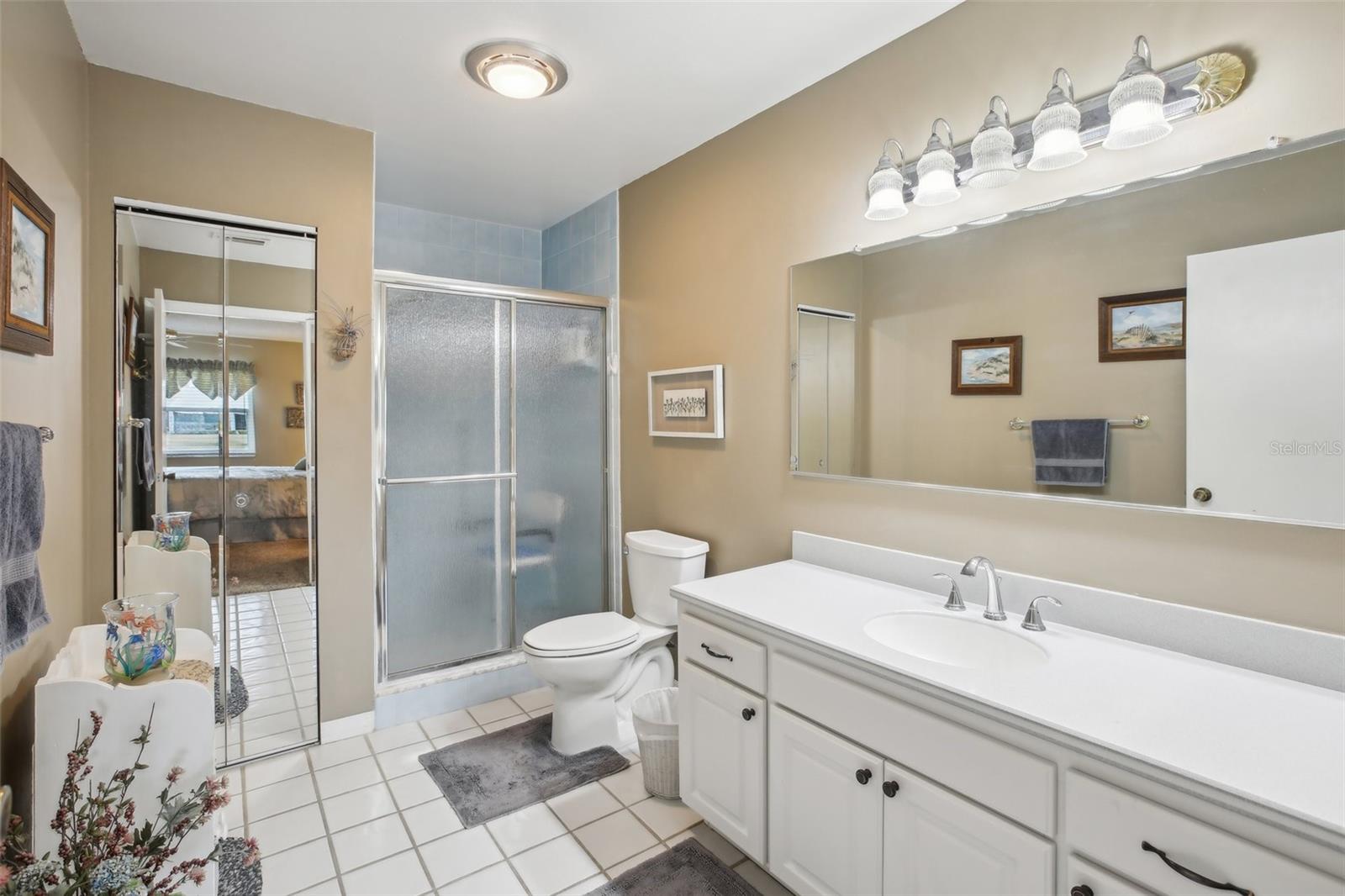 1212 WILD FEATHER LN