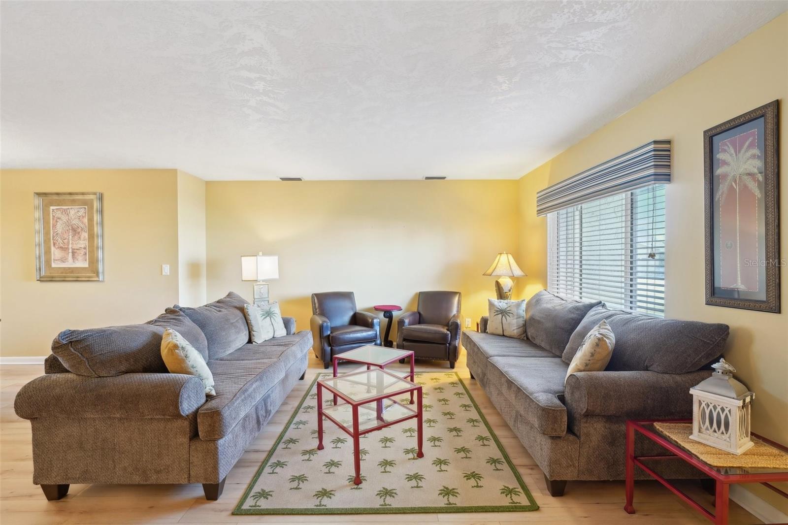 334 CLUB MANOR DR