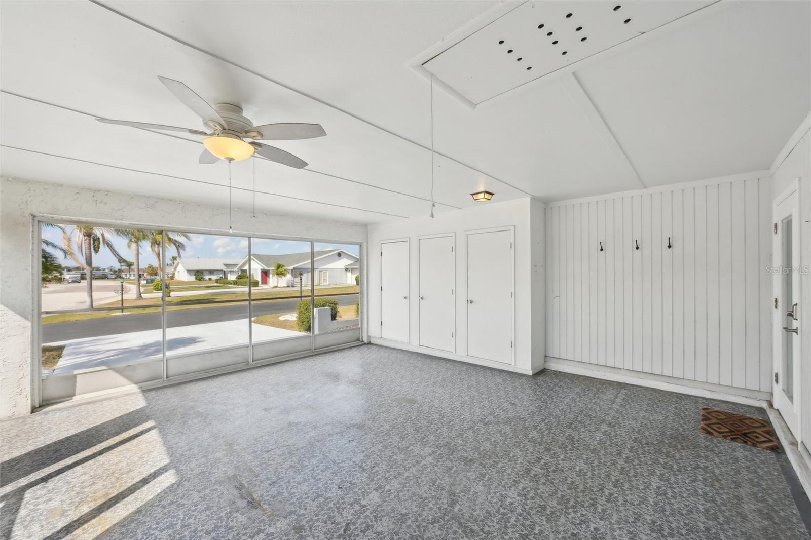 334 CLUB MANOR DR