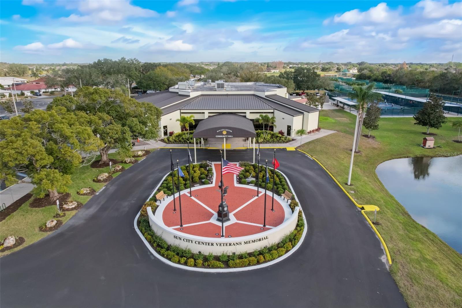 334 CLUB MANOR DR