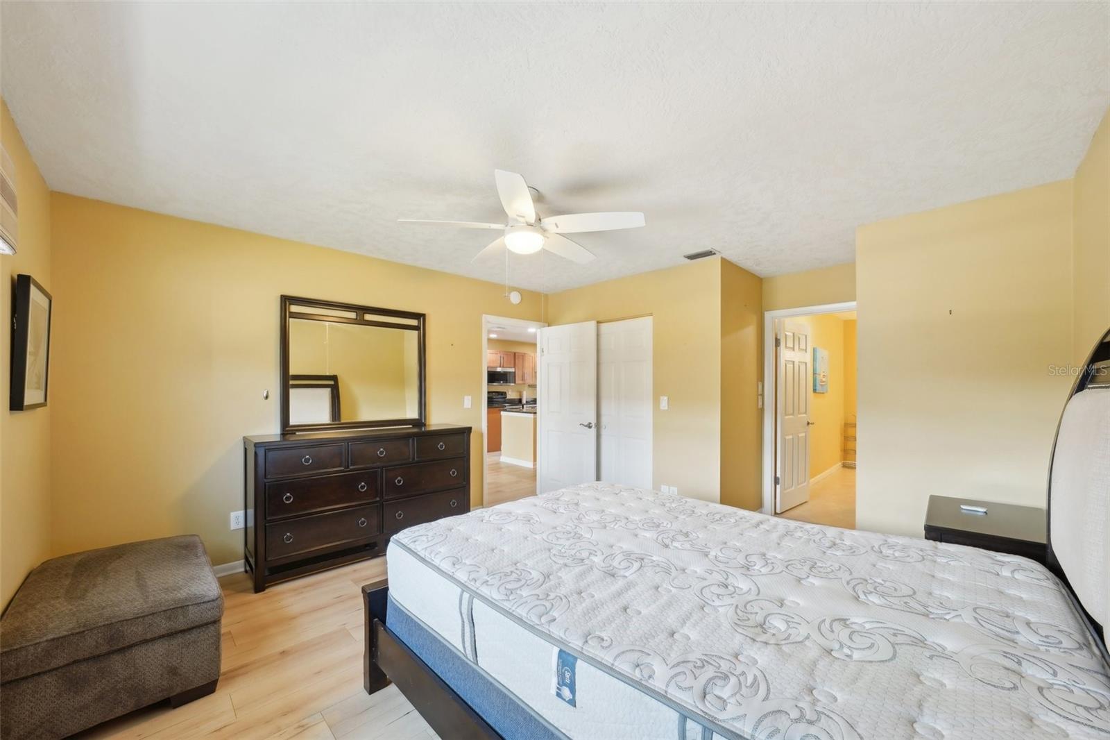 334 CLUB MANOR DR