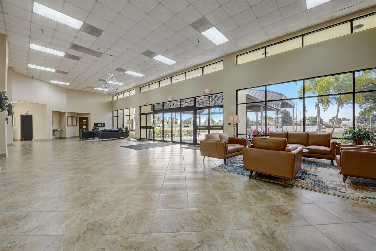 334 CLUB MANOR DR