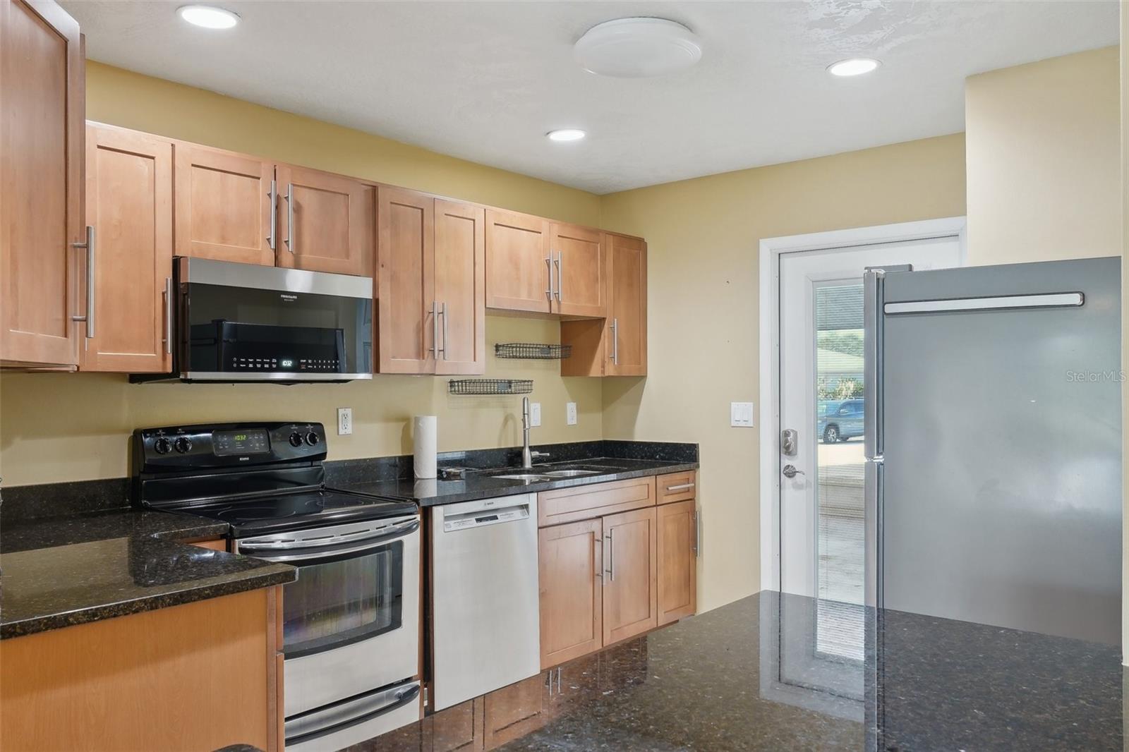 334 CLUB MANOR DR