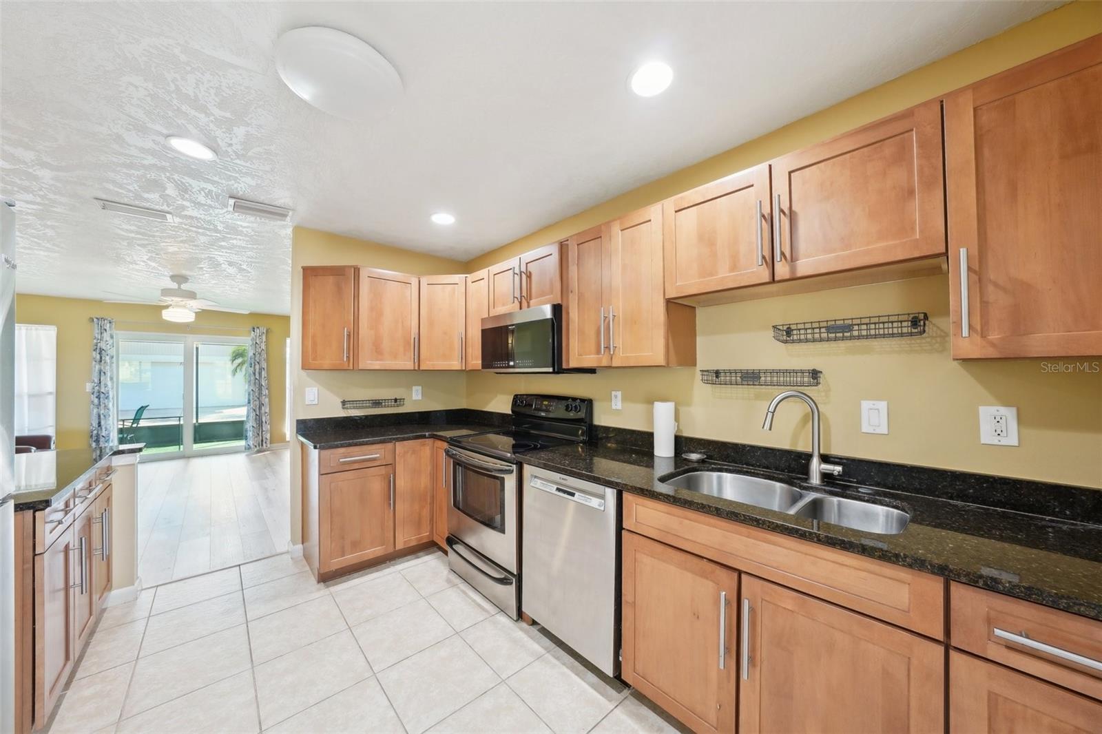 334 CLUB MANOR DR