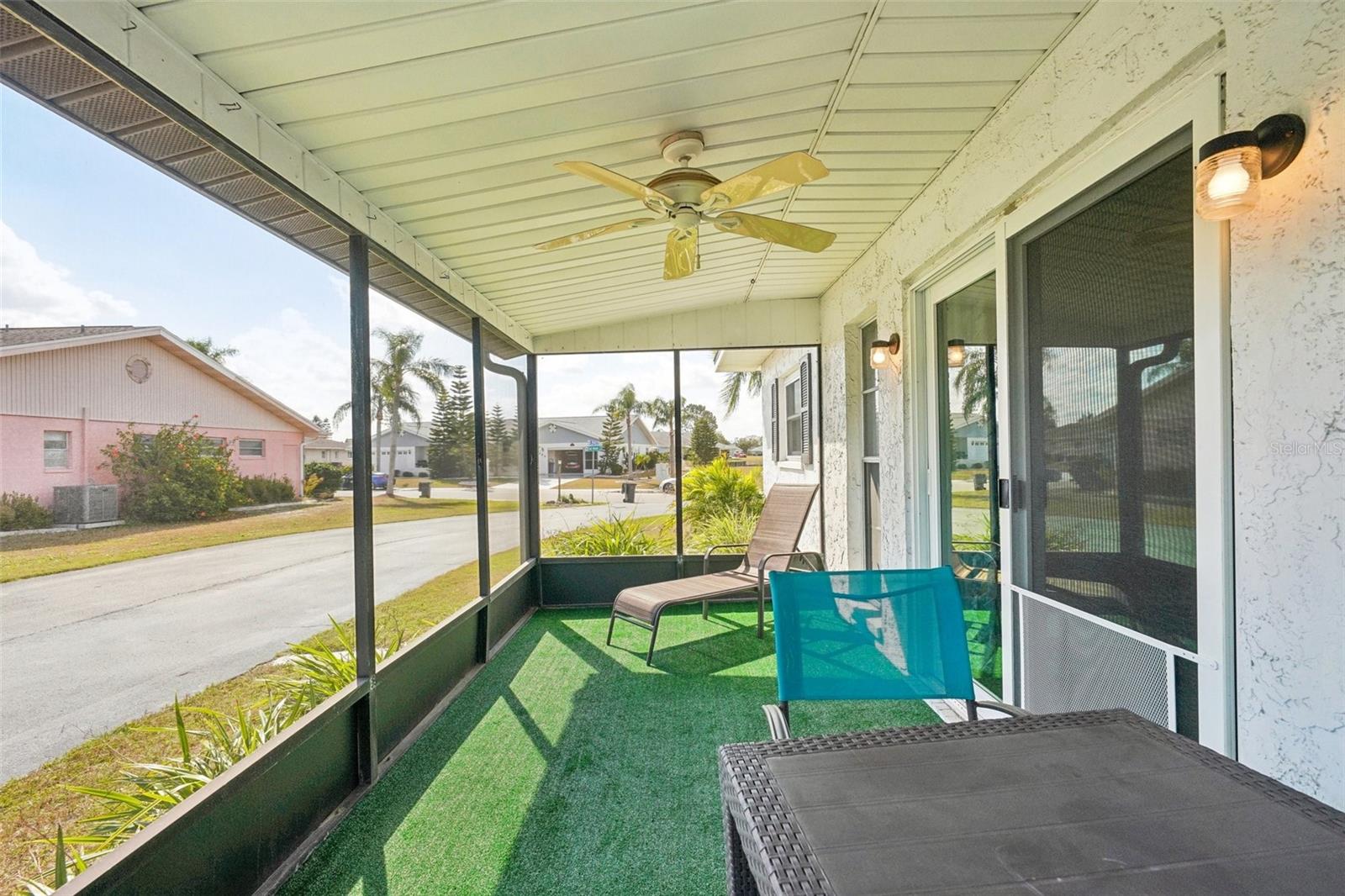 334 CLUB MANOR DR