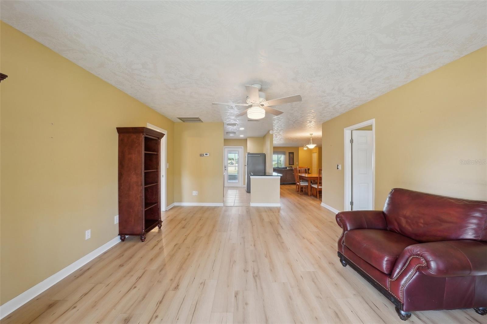 334 CLUB MANOR DR