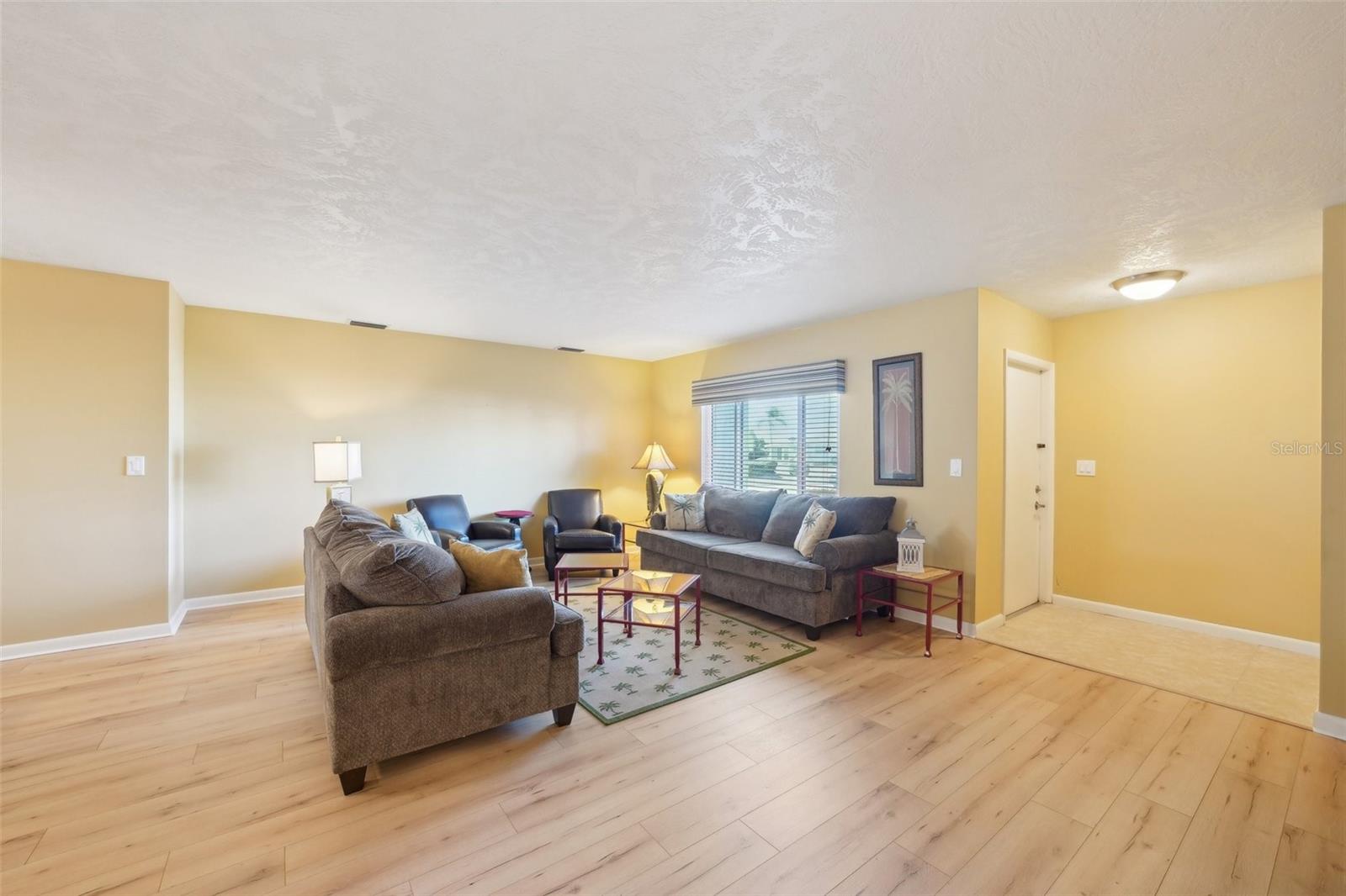 334 CLUB MANOR DR