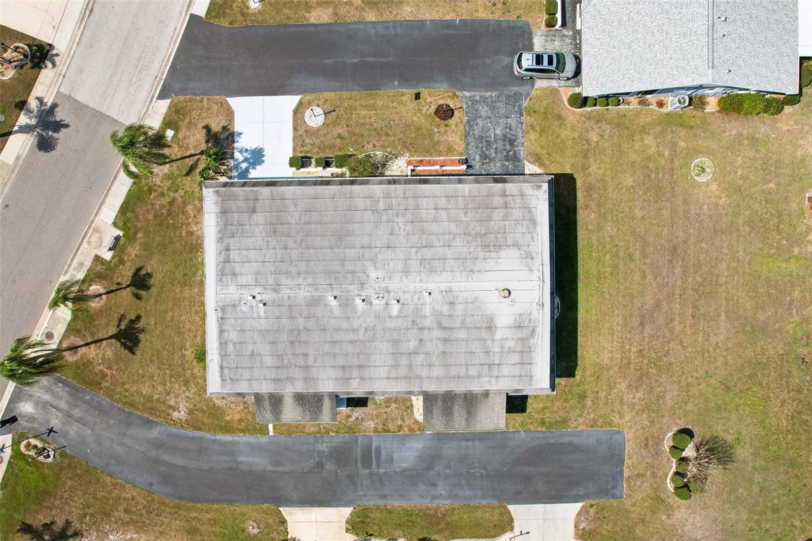 334 CLUB MANOR DR