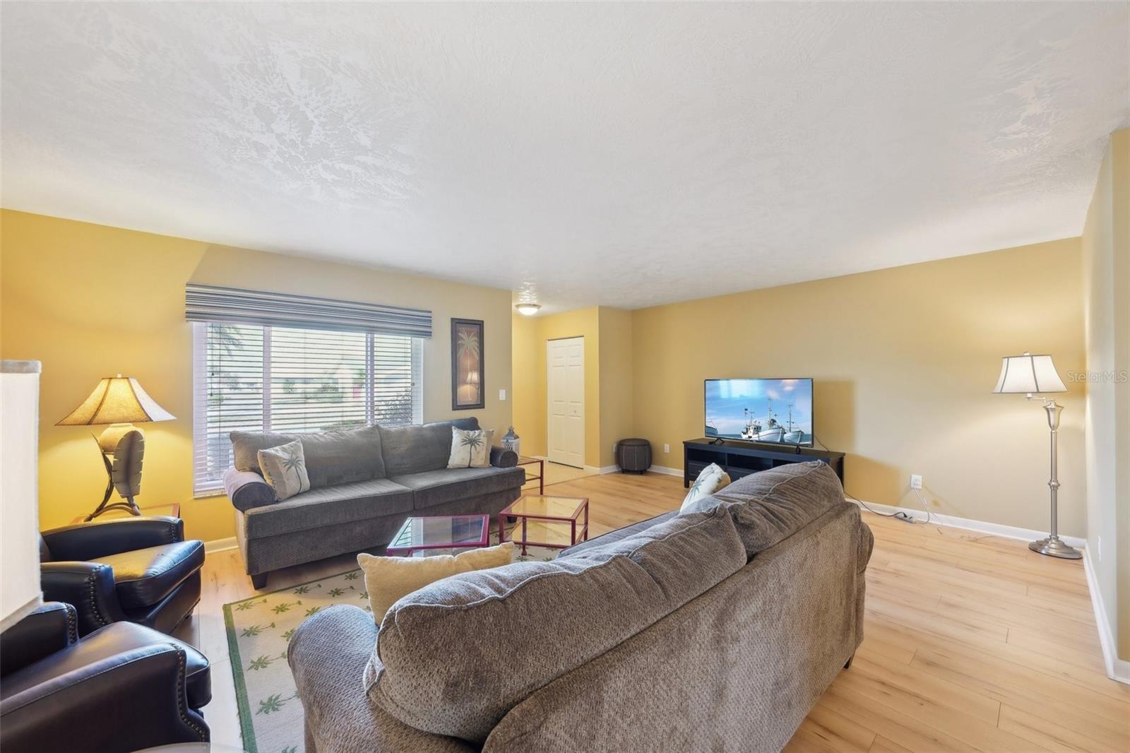 334 CLUB MANOR DR