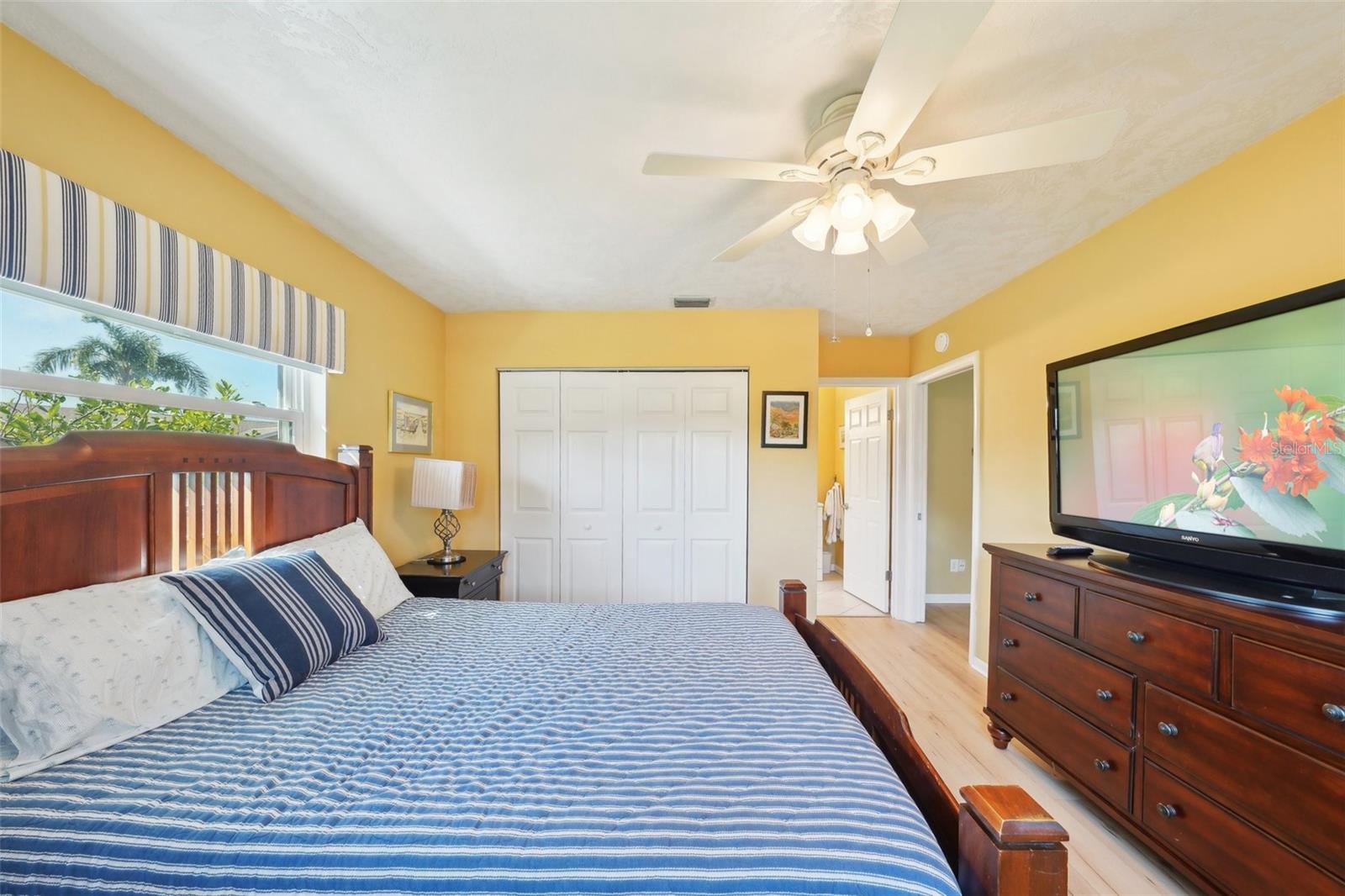 334 CLUB MANOR DR