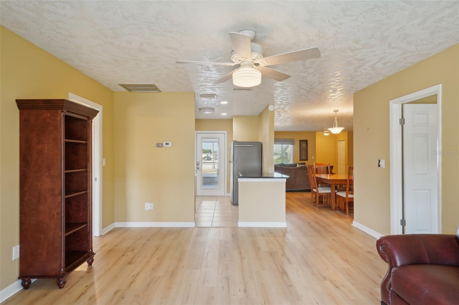 334 CLUB MANOR DR